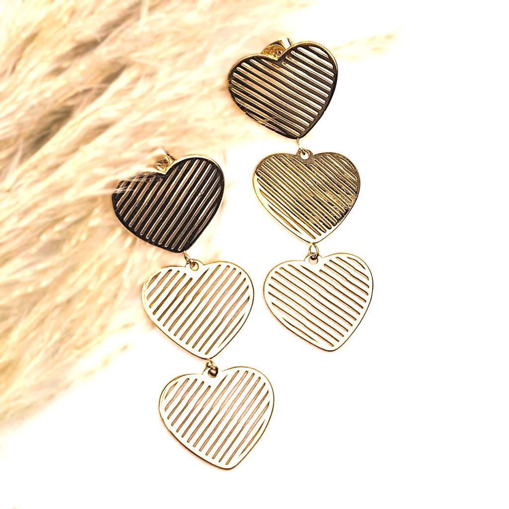 OORBELLEN HARTJES oorbellen-hartjes-rij-goud-musthaves-sieraden-ibiza-boutique