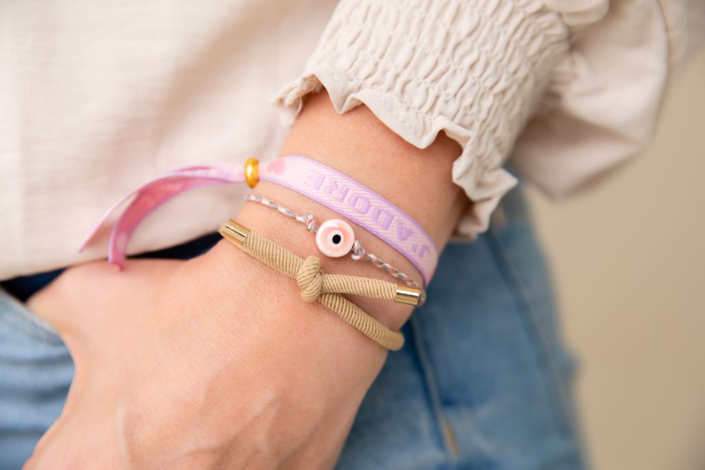 armbandje-met-knoop-haarelastiek-knot-staart-sieraden-ibiza-boutique