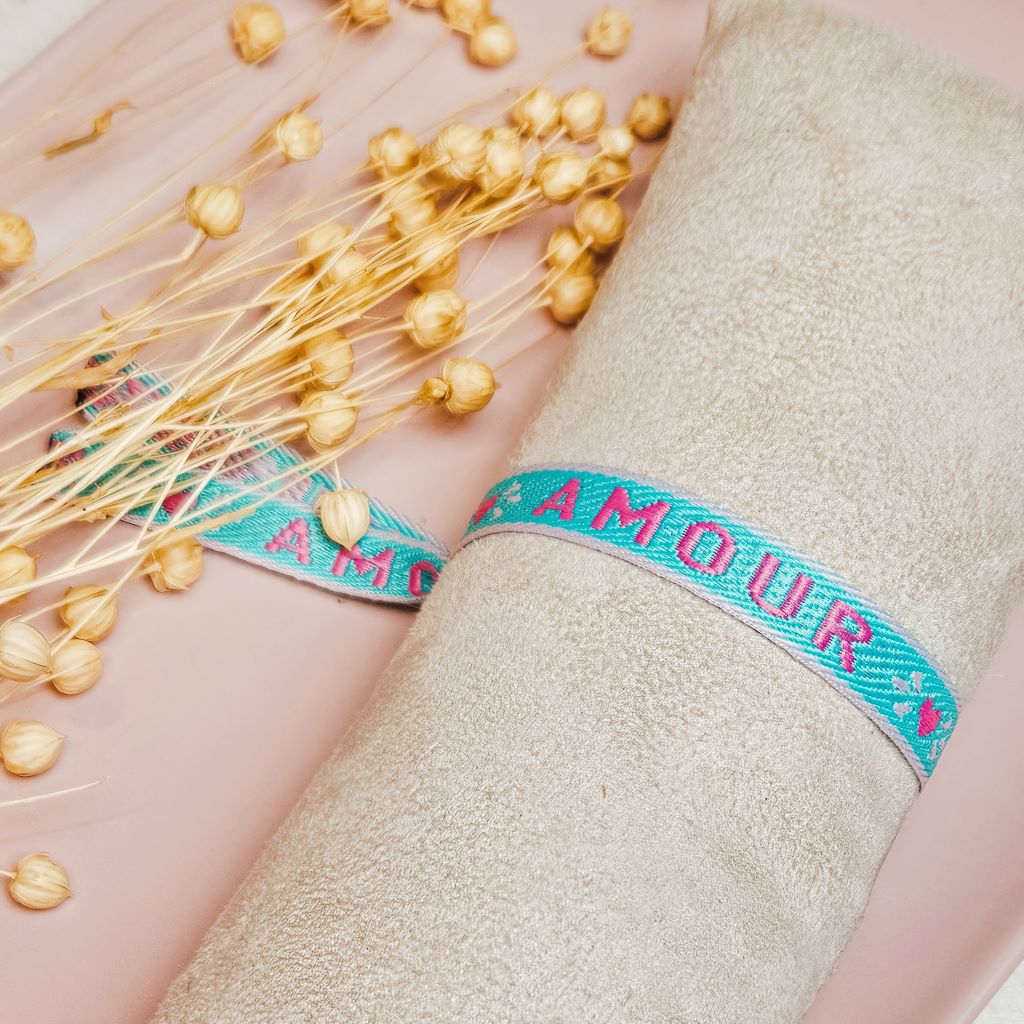 LINTJES ARMBAND AMOUR TURQUOISE armband-geweven-lint-amour-turquoise-roze-festival-armbandje-fashion-sieraden-musthaves-ibiza-boutique