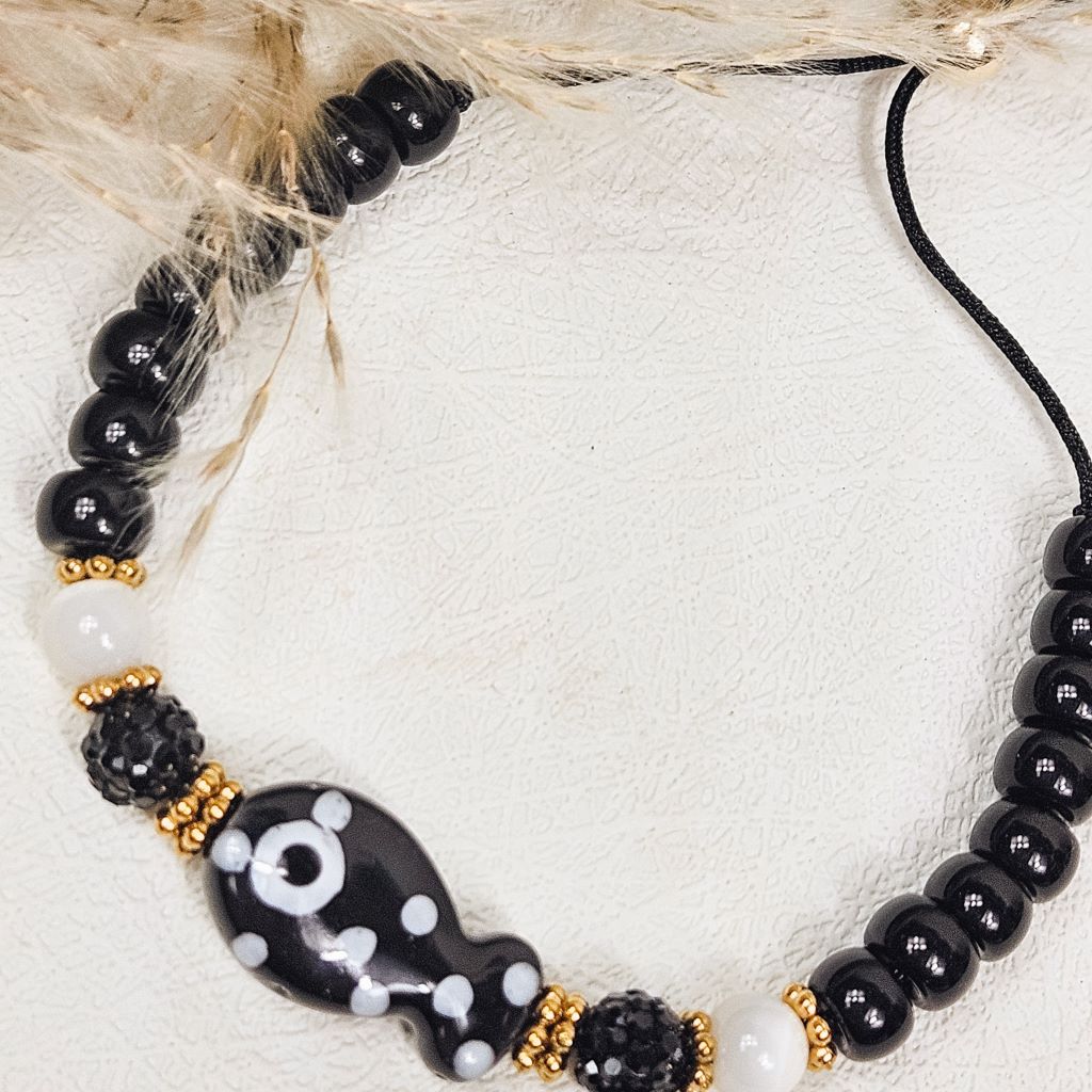 kralenarmband-dames-zwart-visje-dots-verstelbaar