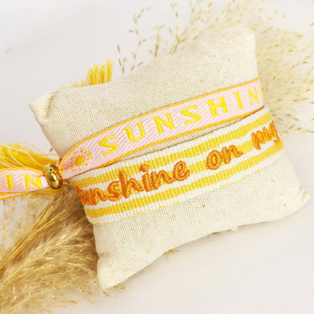 geweven-armband-zomers-geel-oranje-sunshine-on-my-mind-statement-bracelet
