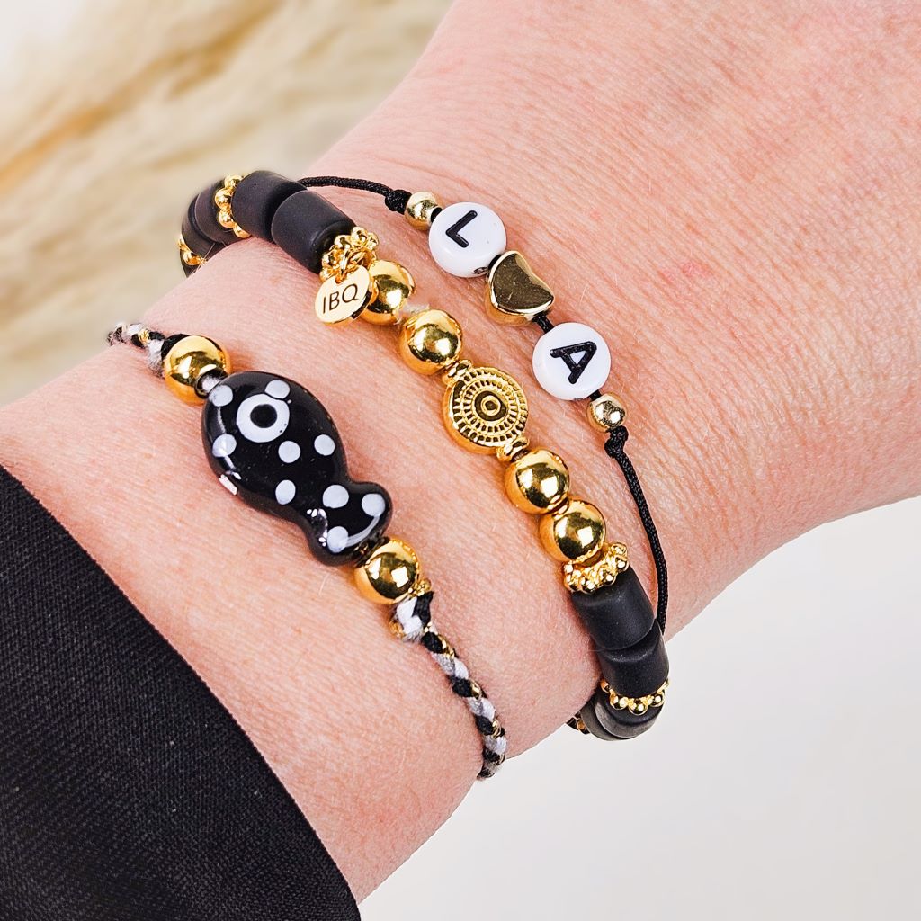 kralen-armband-zwart-elastiek-ibiza-style