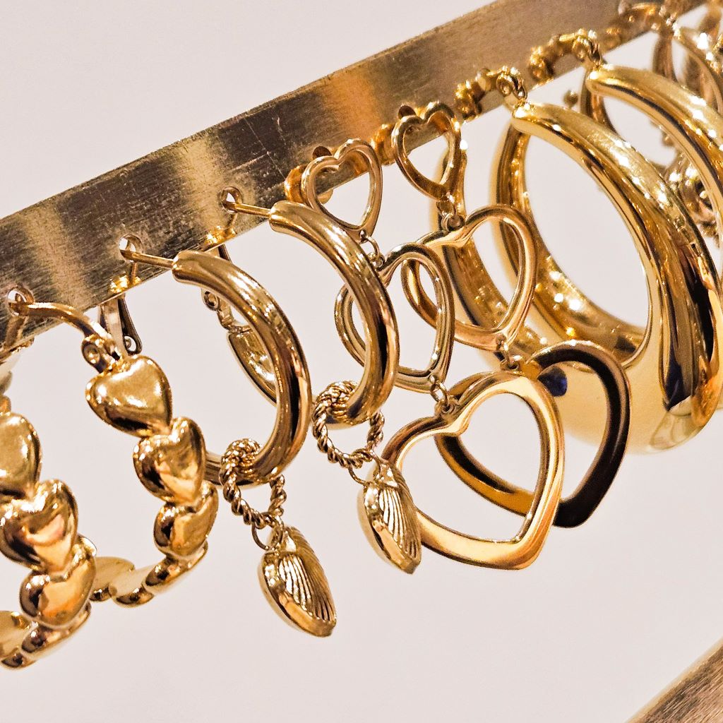 oorbellen-hartjes-goud-big-hearts-earrings