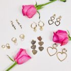 oorbellen-hartjes-rij-goud-musthaves-sieraden-ibiza-boutique