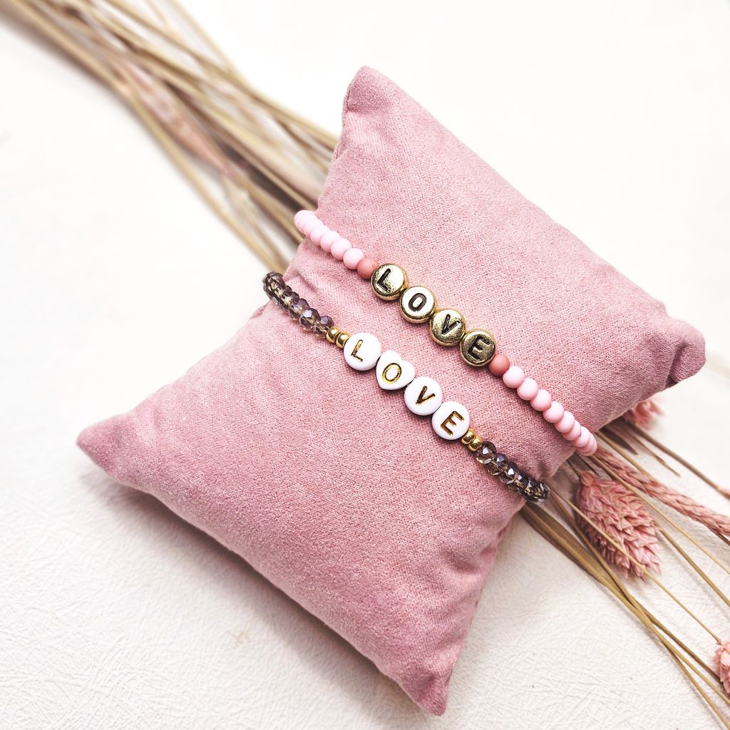 facet-kralenarmband-love-greige